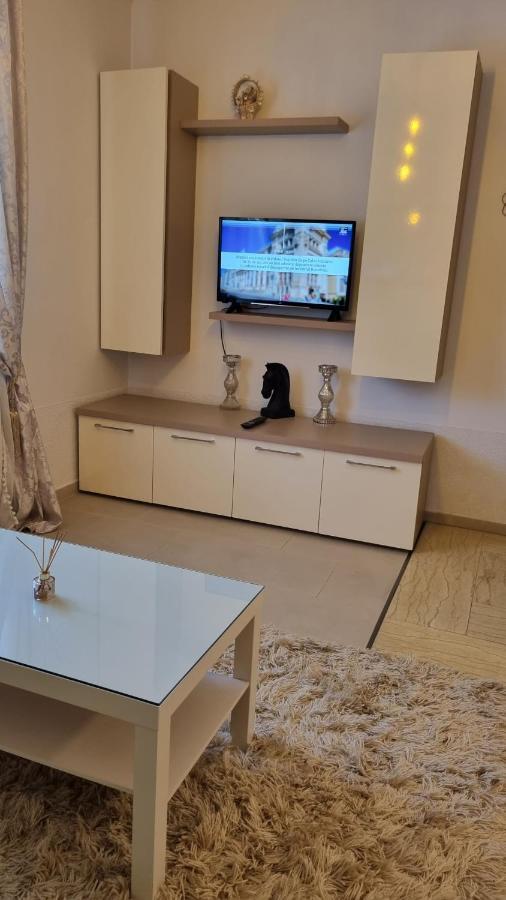 Charm 2 Palas Apartment Iasi Buitenkant foto