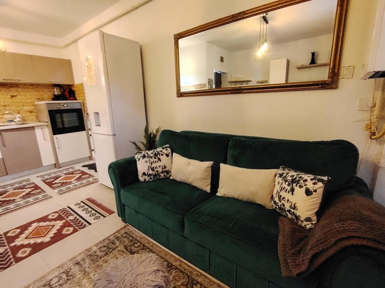 Charm 2 Palas Apartment Iasi Buitenkant foto